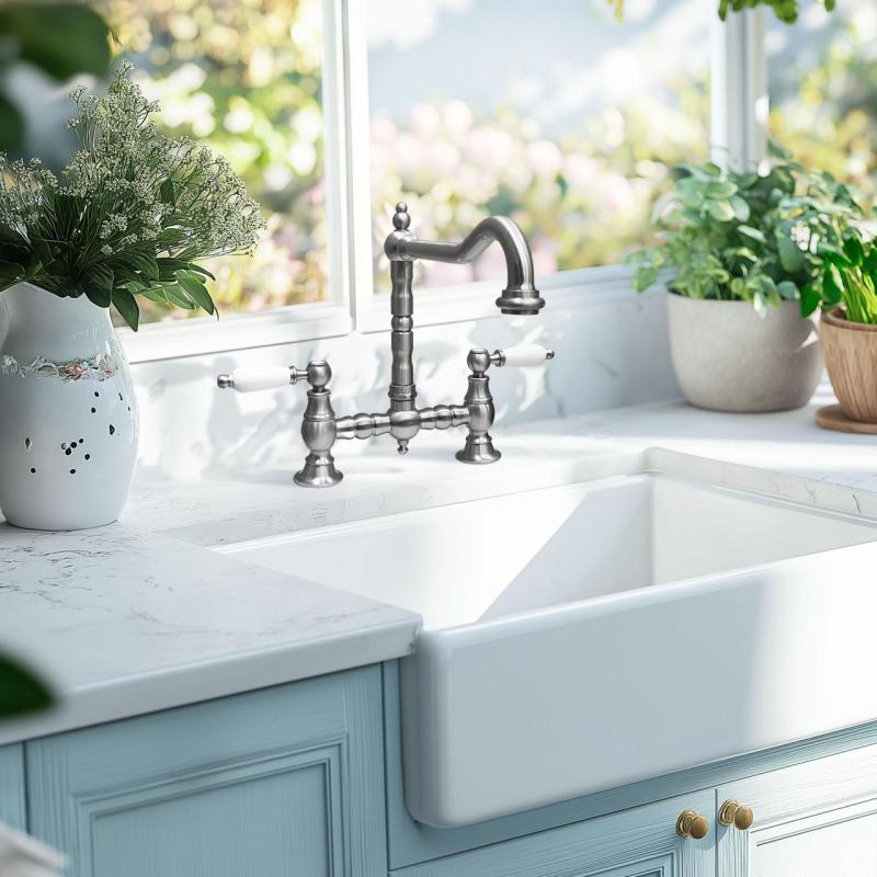 PB Носталгичен кухненски смесител с винтидж чучур и бели ръкохватки, неръждаекма стомана PBN.RVS.H.WH