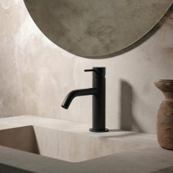 Waterevolution Flow смесител за умивалник в матово черно T110PR