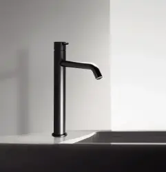 Водна революция Flow висок смесител за умивалник, включително клик-отпадък, матово черно T115PR
