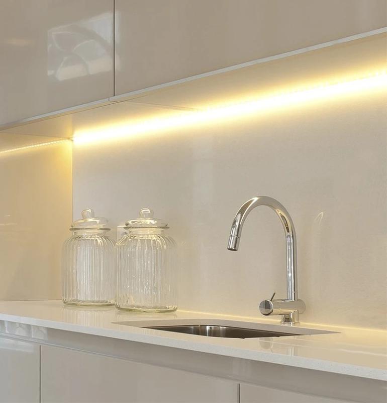 Waterevolution Flow кухненски смесител с издърпващ се чучур, хром T15501