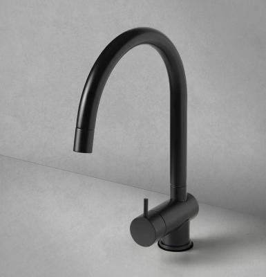 Waterevolution Flow кухненски смесител матово черно с издърпващ се чучур T155PR