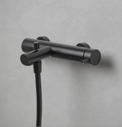 Waterevolution Flow батария за вана с ръчен душ комплект матово черно T130PR