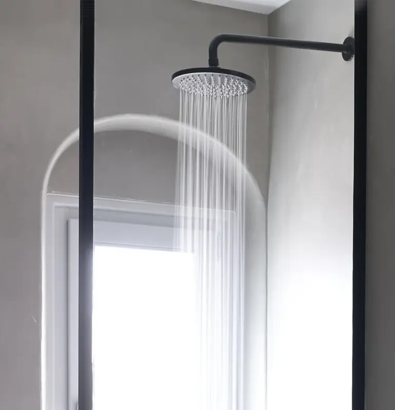 Waterevolution Flow душ за глава 200 mm с монтаж на стена, матово черно T1641PR