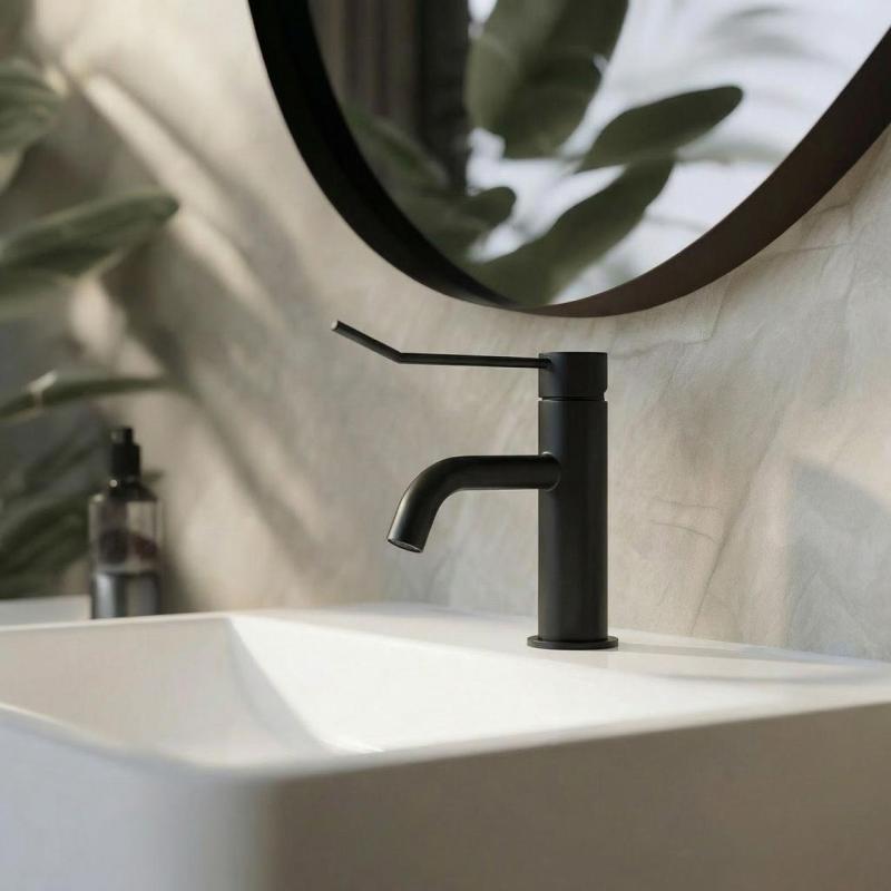 Waterevolution Flow смесител за умивалник с включен черен тапа T111PR