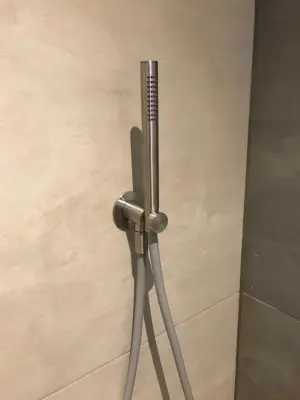 Waterevolution Flow комплект за баня с монтаж на стена, изцяло от неръждаема стомана T1621IE