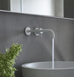 Вграден смесител за мивка от Waterevolution Flow, мат бял, с изпускателна тръба 15см T116BBR-15