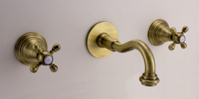 PB klassieke inbouw muurkraan met sterknoppen 20 cm uitloop Brons 1208855082

PB класически вграден стенен кран със звездни копчета 20 см изход Бронз 1208855082