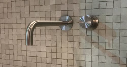 Вграден смесител за умивалник от неръждаема стомана Waterrevolution Flow с дължина 21см T116BIEV2