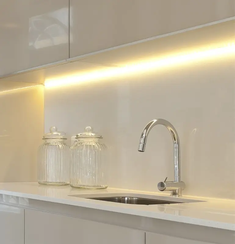 Waterevolution Flow Кухненски смесител от масивна неръждаема стомана с издърпващ се чучур T155IE