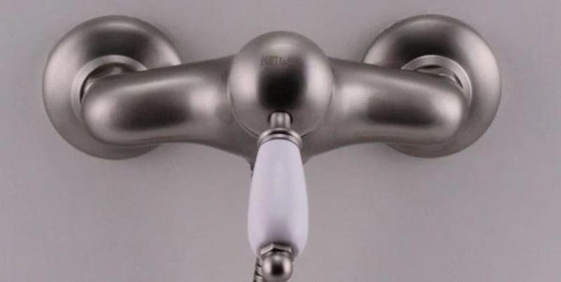 PB Носталгичен душ комплект с ръчен душ за външен монтаж от неръждаема стомана