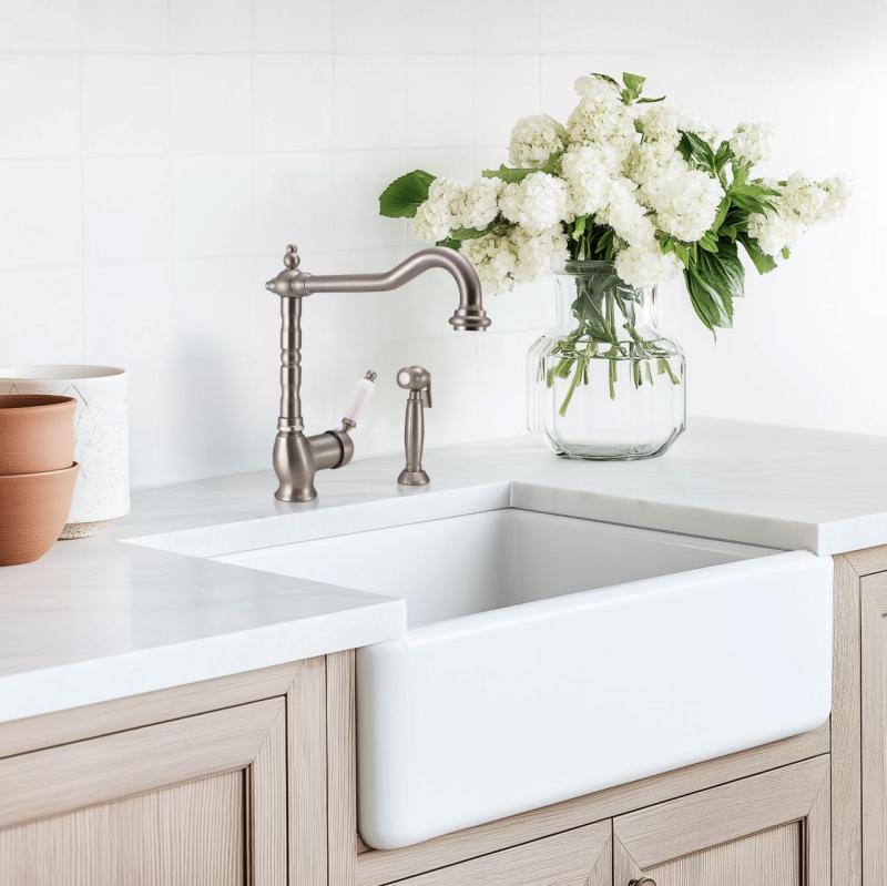 PB Носталгичен кухненски смесител с отделен издърпващ се ръчен душ, неръждаема стомана