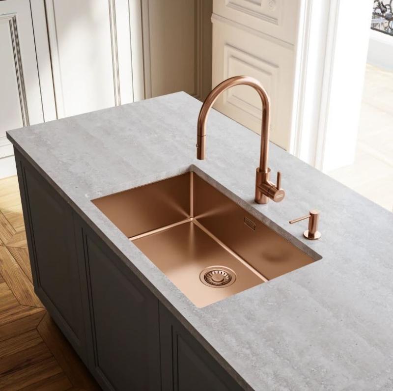 Franke Eos Neo Меден кухненски смесител с издърпващ се душ, pvd copper 115.0628.254