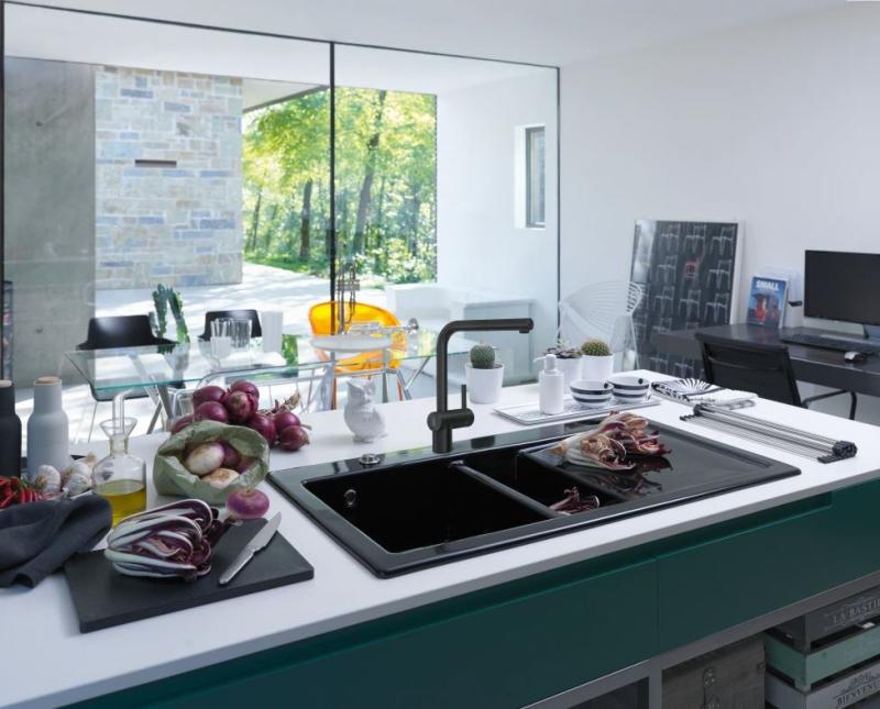 Franke Atlas Neo Черен сензорен кухненски смесител с издърпващ се чучур 115.0625.527