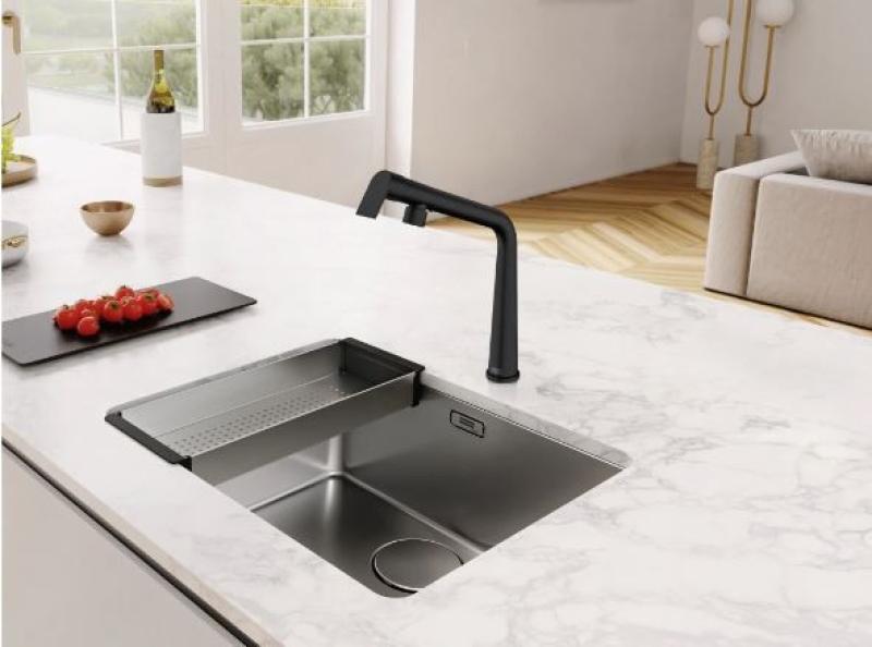 Franke Icon Кухненски смесител матово черен с въртящ се чучур 115.0625.187