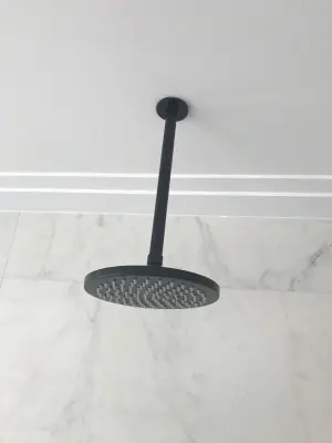 Водна революция: главен душ Flow 250mm със стандартно закрепване към тавана, напълно изработен от неръждаема стомана