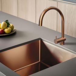 Waterevolution Flow Кухненски смесител PVD Brushed Copper с издърпващ се чучур, мед T155CPE