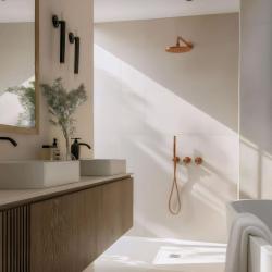 Вграден душ комплект от Waterevolution Flow с термостат, душ с дъждовен ефект и ръчен душ, изработен от четкан мед PVD