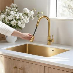 Quadri Leeds Кухненски месител с издърпващ се душ с 2 позиции, PVD злато 1208955910