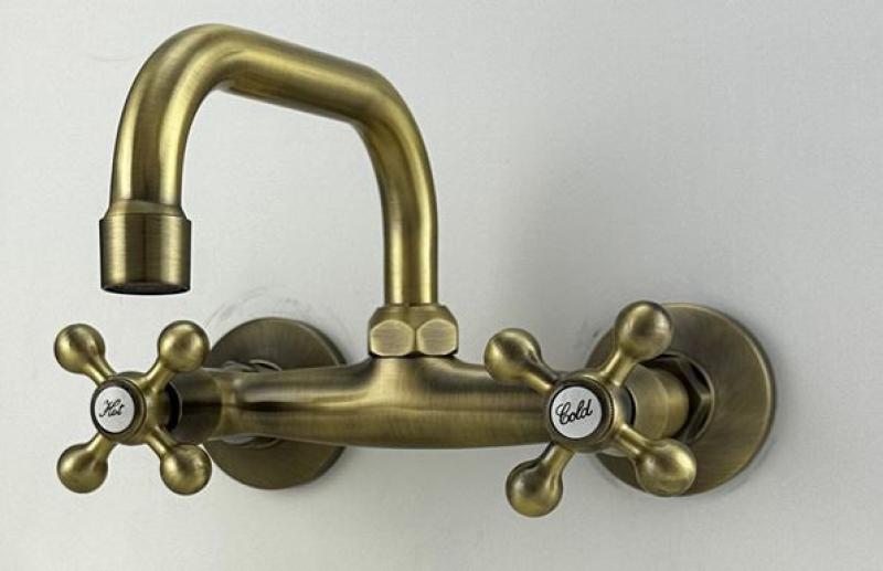 AquaTrimo Vivaldi Класически бронзов кухненски стенен смесител с горен чучур 21VV7066BN