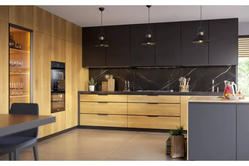 Декор Мис черен метален висящ лампион с крепеж за капачка във формата на петролна лампа 2363