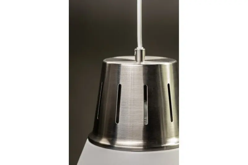 Декорация в стил Гиани - елегантен бял пендар 22 см диаметър 8075