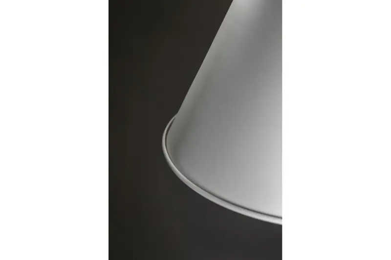 Декорация в стил Гиани - елегантен бял пендар 22 см диаметър 8075