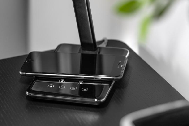 Decor На български: Настолна лампа Tritton 6W 340lm AC220-240V 4-CCT Безжично зареждане USB PF>0 5 RA>80 черна 1208962518