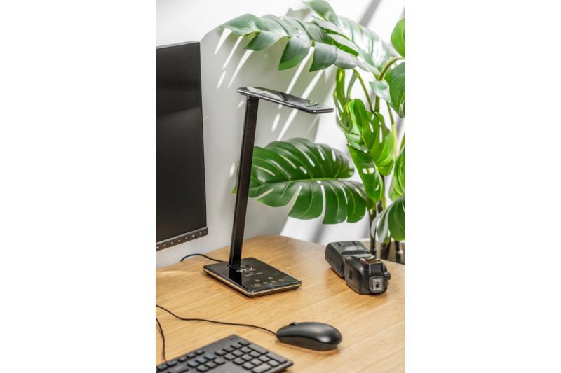 Decor На български: Настолна лампа Tritton 6W 340lm AC220-240V 4-CCT Безжично зареждане USB PF>0 5 RA>80 черна 1208962518
