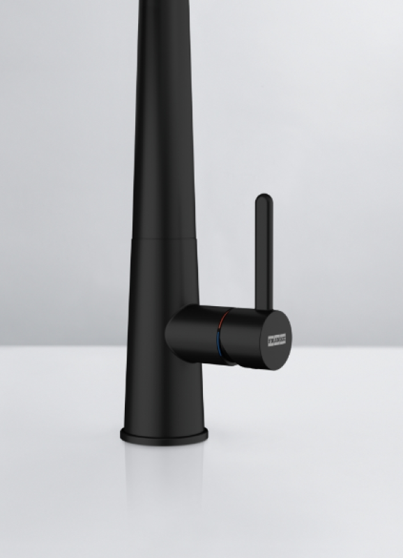 Franke Icon Едноръкохватков кухненски смесител с гъвкав ръчен душ, черен 115.0690.598