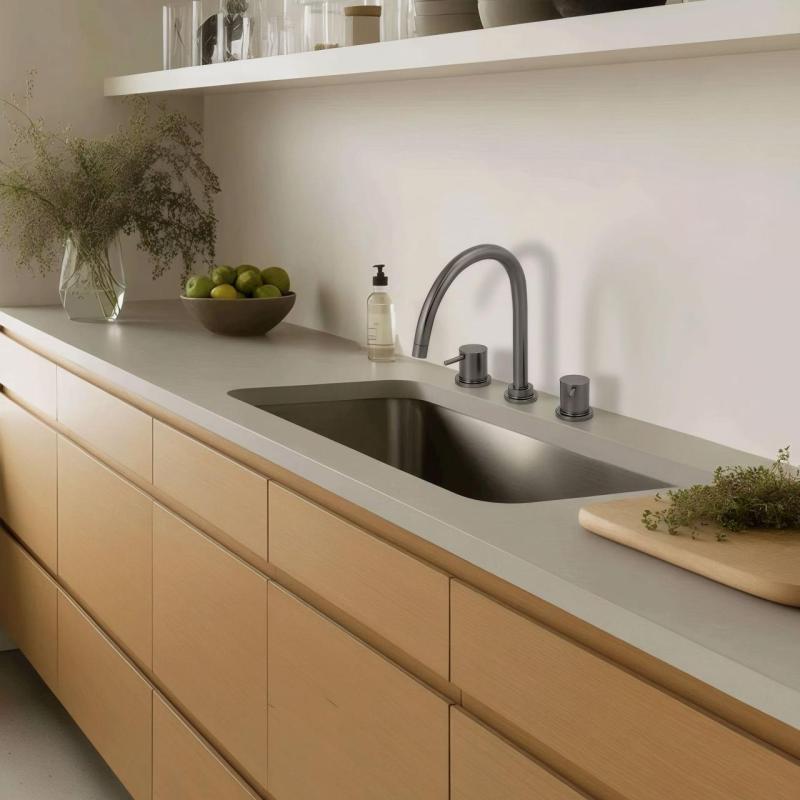 Waterevolution Flow 3-дупков кухненски смесител с въртящ се чучур и връзка за филтрирана вода в цвят gun metal T152UGME