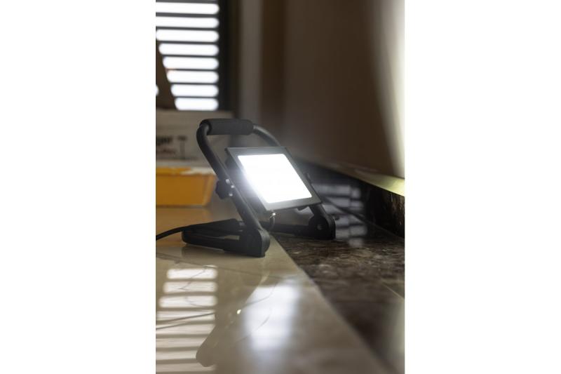 НЕЛИ Преносим Прожектор, LED, 30W, 2700lm, 6400K, AC220-240V, IP65, 1.5m кабел