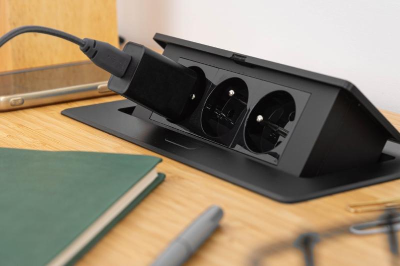 SOFT изтеглящ се контакт