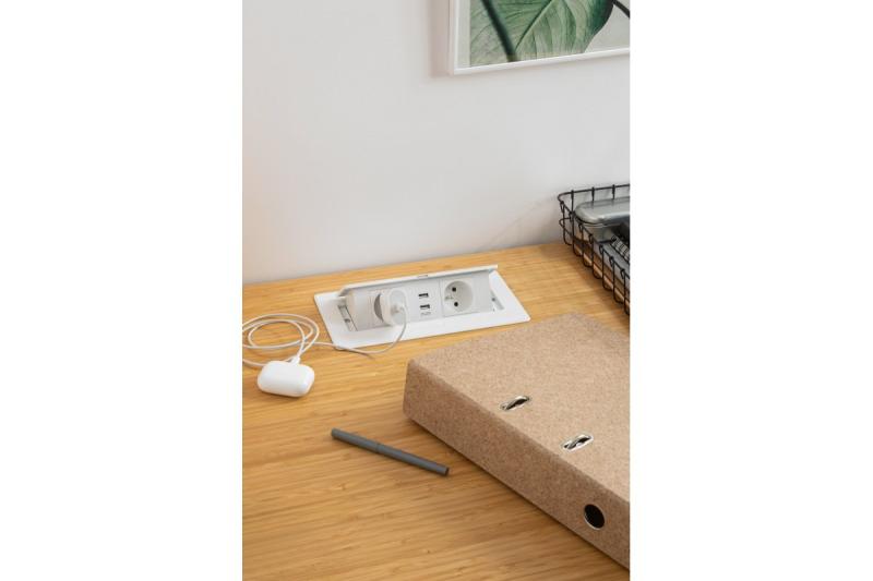 Мек изтеглящ се модул за контакти.