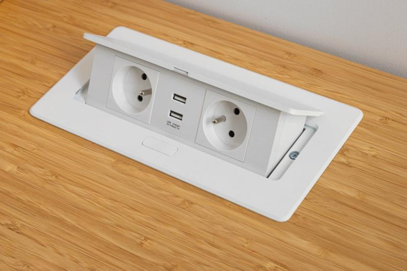 Мек изтеглящ се модул за контакти.