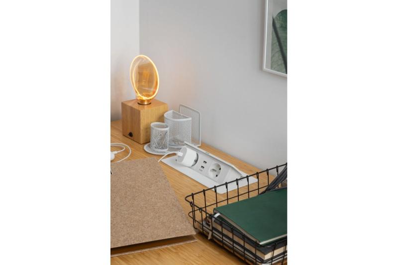 Мек изтеглящ се модул за контакти.