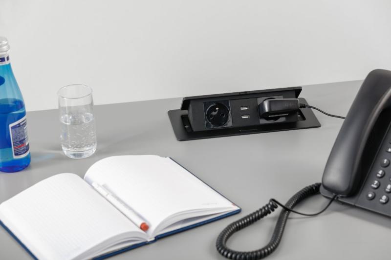 Удължител за бюро SOFT 2x контакта с заземяване, USB 2.1A, захранващ кабел с щепсел, черен