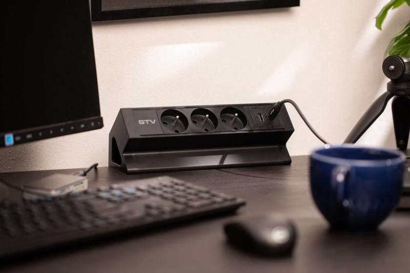 Баско мебелен контакт, 3 x контакт със заземяване, USB A+C, 1.5m кабел, черен с монтаж