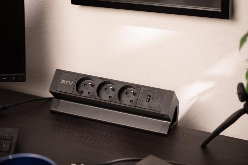 Баско мебелен контакт, 3 x контакт със заземяване, USB A+C, 1.5m кабел, черен с монтаж