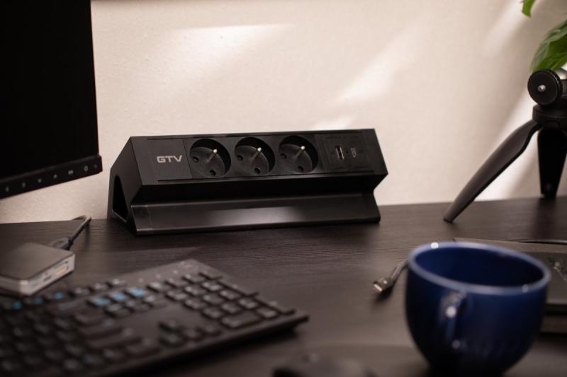 Баско мебелен контакт, 3 x контакт със заземяване, USB A+C, 1.5m кабел, черен с монтаж