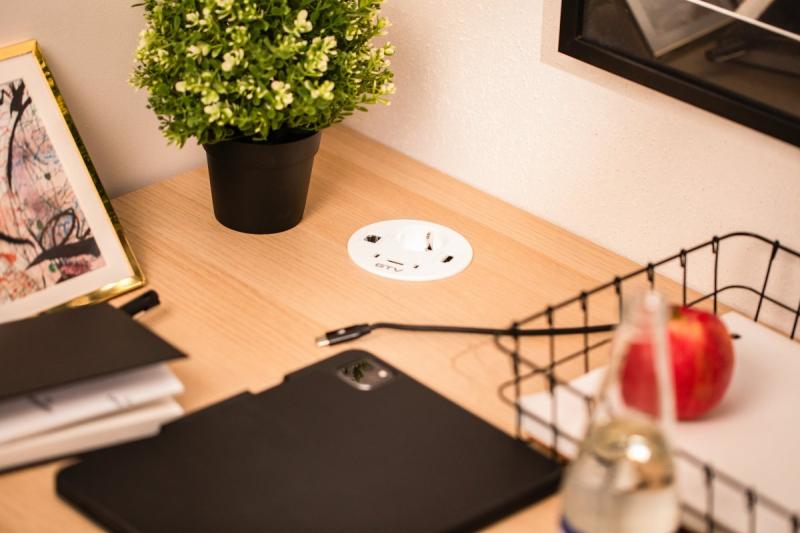 Контакт за мебели RONDO, 1xSHUKO, 1xUSB-A, 2xUSB-C, HDMI, RJ45 кабел 1.5 м, бял