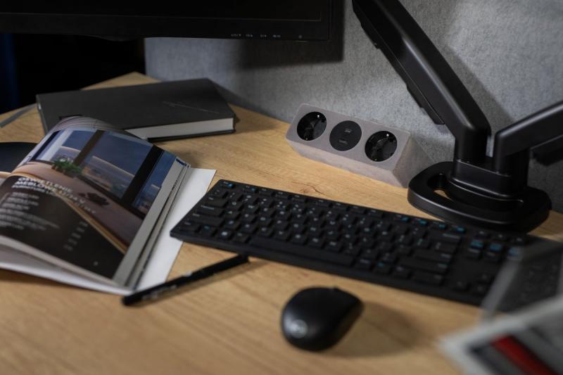 Мебелен контакт SOFITO, 2xШУКО, USB A+C, кабел 1.5 м, сив флок