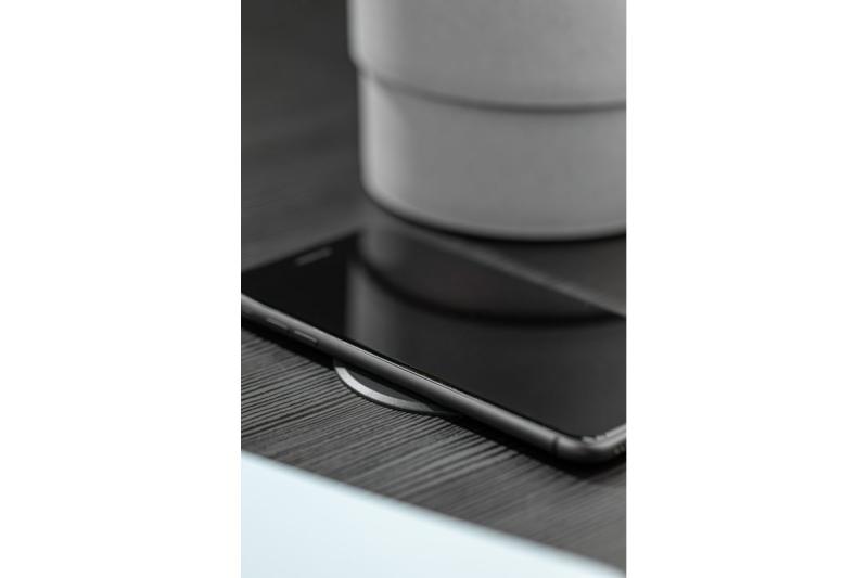 Безжично зарядно устройство с бързо зареждане, вградено, черно