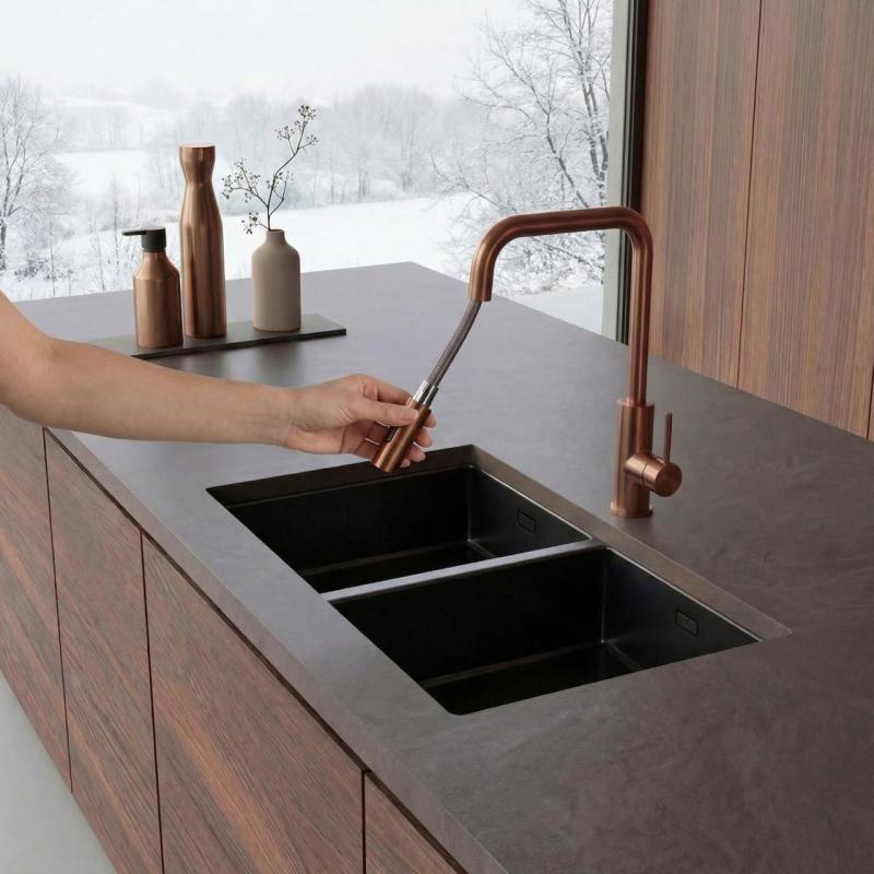 Pure.Sink Luxion Медна кухненска смесителна батерия с изтеглящ се излив PLXSQUA-62